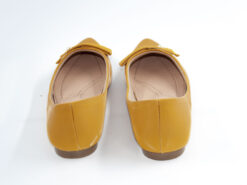Alternative view of Baletas de color mostaza